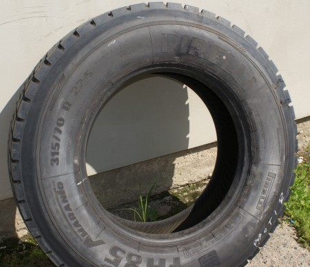 PIRELLI AMARANTO 315/70 R22,5 (protektor)