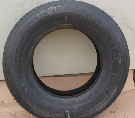 CONTINENTAL HSR2 315/70 R22,5 (protektor)
